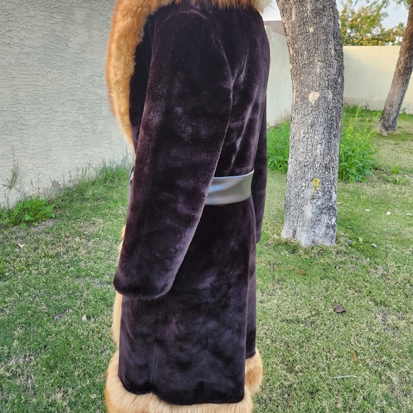 1970s Red Fox Fur Trimmed Coat with Belt - Picture 14 of 15